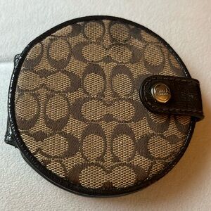 Adorable Coach logo double mirror